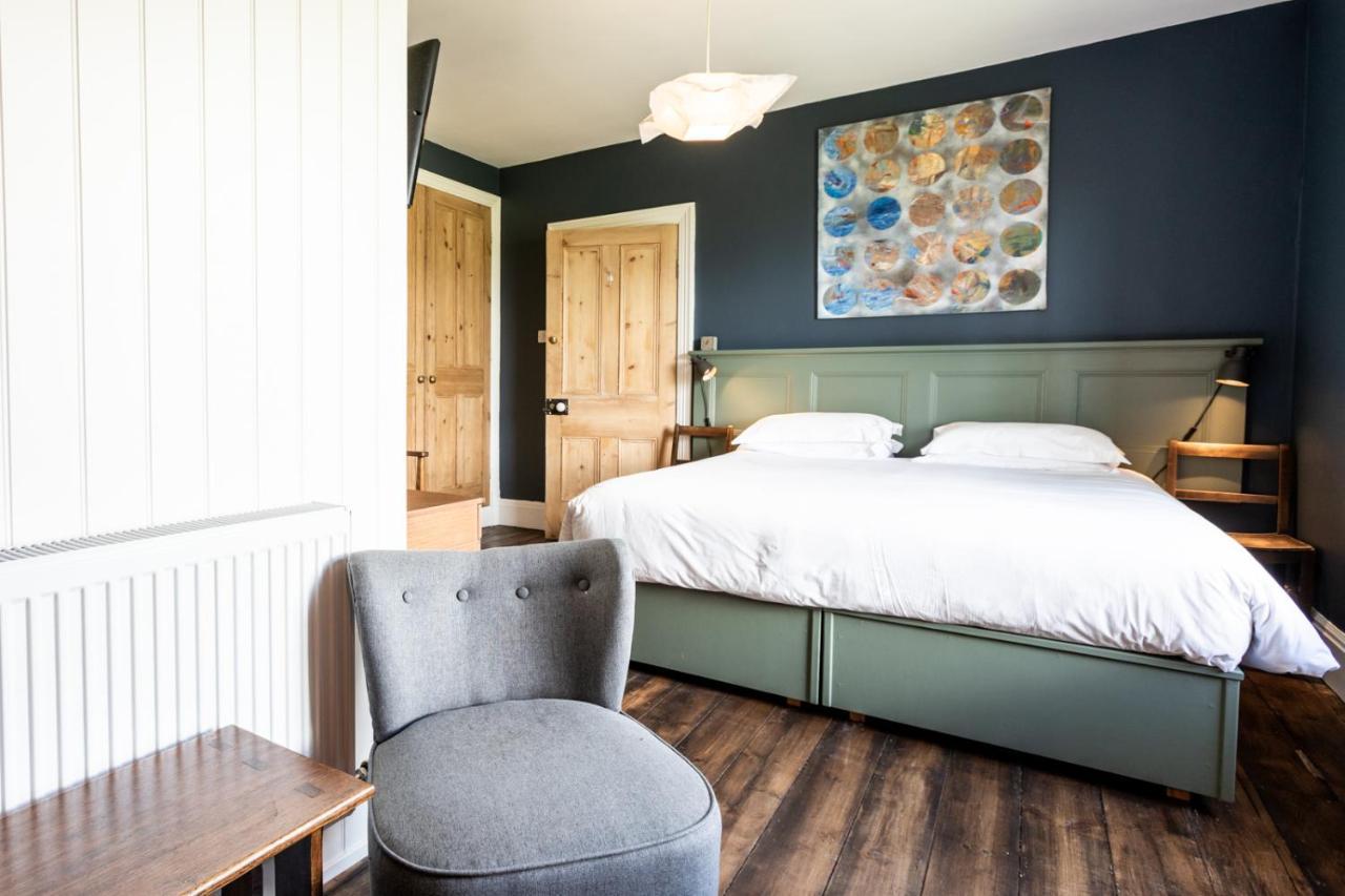 The Old Vicarage Bed & Breakfast Moylgrove Bagian luar foto