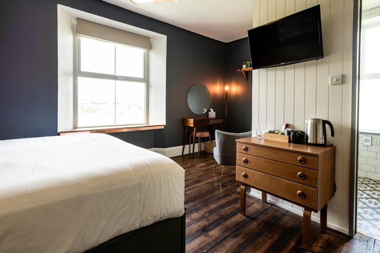 The Old Vicarage Bed & Breakfast Moylgrove Bagian luar foto