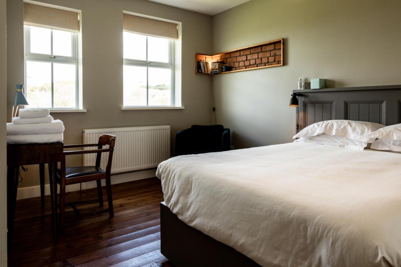 The Old Vicarage Bed & Breakfast Moylgrove Bagian luar foto