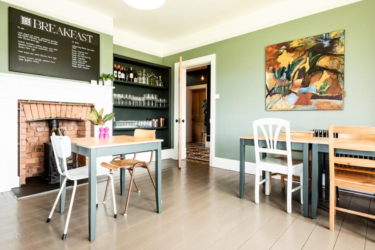 The Old Vicarage Bed & Breakfast Moylgrove Bagian luar foto
